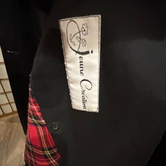 Changeable accents trench coat - Picture 8 of 11